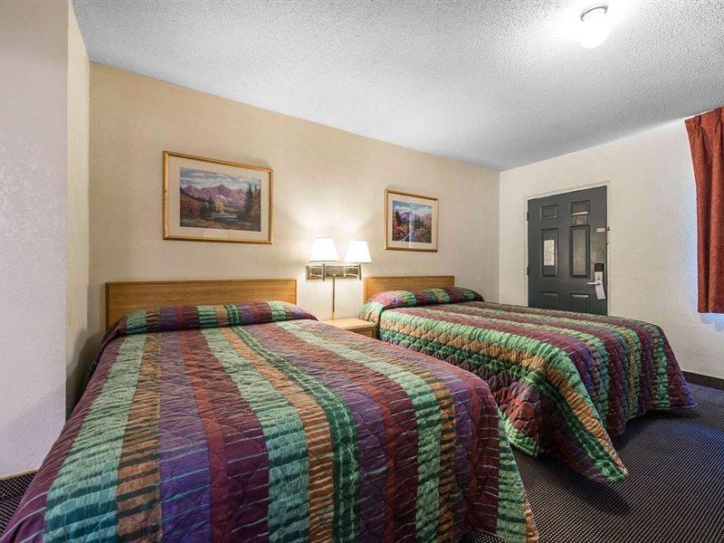 Rodeway Inn & Suites Colorado Springs Exteriör bild