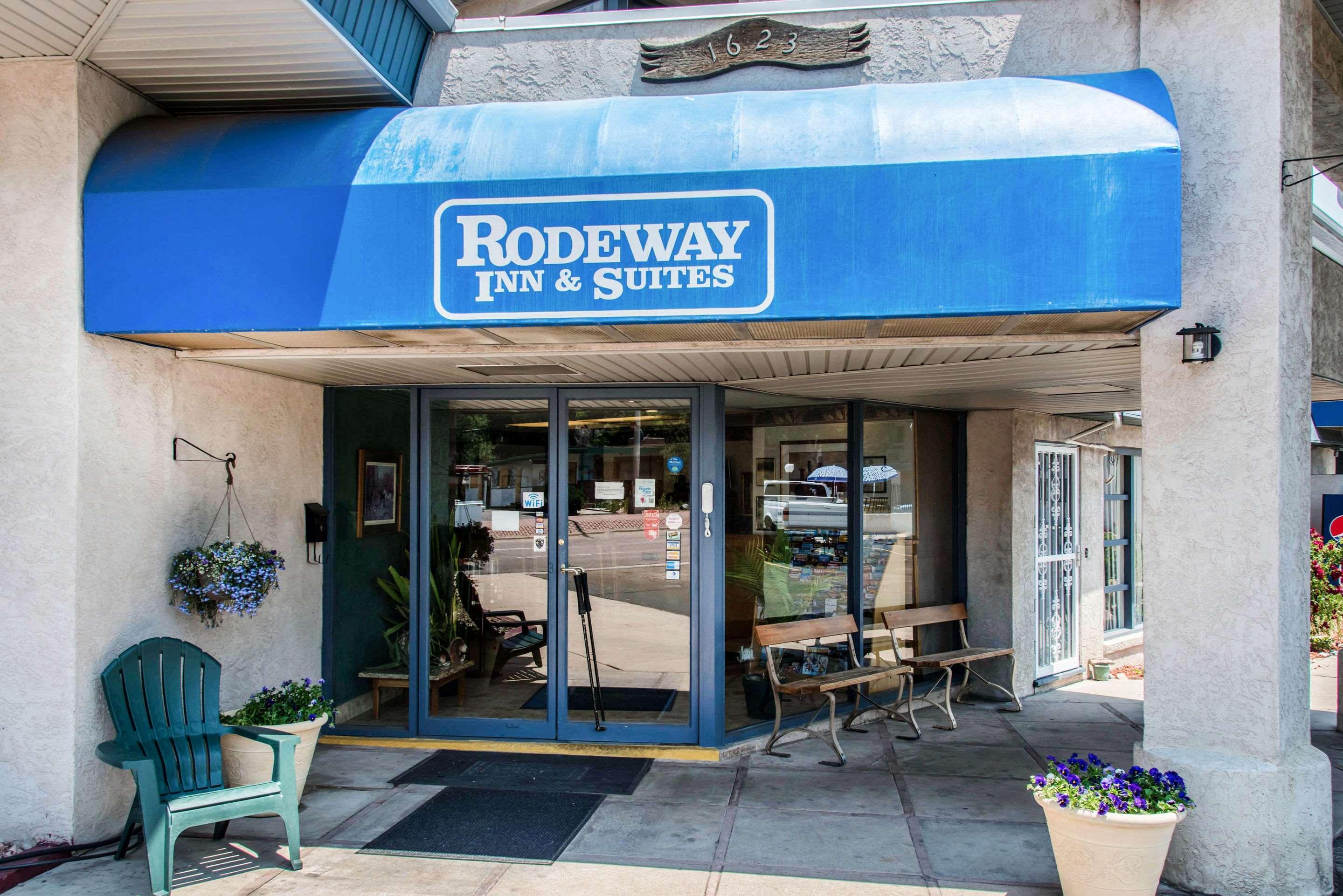 Rodeway Inn & Suites Colorado Springs Exteriör bild
